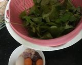 Hình bước làm 2 của món Gà nấu canh lá giang