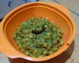 A picture of step 4 of Cabbage Chhole Sabzi.