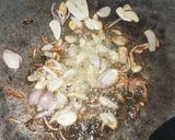 Foto langkah ke 1 dari resep Sotong/Cumi pedas masak hitam.