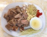 Hình bước làm 1 của món Sườn ram sả ớt