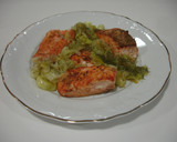 Foto del paso 13 de la receta: Salmón fresco en salsa con cebollas francesas y puerro