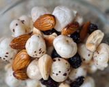 A picture of step 4 of Makhana dry fruits chivda.