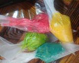 Foto langkah ke 5 dari resep Mini Rainbow Churros.