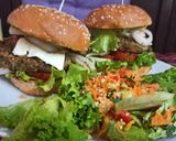 A picture of step 13 of Kala chaana tikki burger.