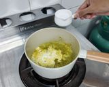 รูปขั้นตอนการทำที่ 2 ของ วิธีทำ แกงเขียวหวานหน่อไม้ไก่ by ชฎา