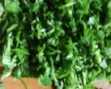 A picture of step 2 of Dal palak.