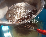 Foto del paso 3 de la receta: Bizcochuelo de chocolate con mayonesa! Muy delicioso y húmedo!🤤