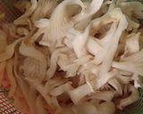 Foto langkah ke 1 dari resep Oseng Tahu Jamur.