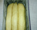 A picture of step 5 of Leopard print bread.