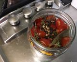 Une image de l'étape 12 de Trio de piments, tomates cerises, ail et herbes aromatiques au vinaigre.
