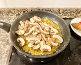 Foto del paso 4 de la receta: Muslitos de pollo con champiñones