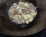 Foto langkah ke 3 dari resep Tumis Babat Sapi Cabe Hijau.