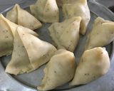 સમોસા (Samosa Recipe In Gujarati) રેસીપી સ્ટેપ4ફોટો