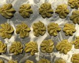 Foto langkah ke 2 dari resep Matcha butter cookies.