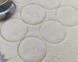 Foto del paso 3 de la receta: Tapitas Para 100 Alfajorcitos De MAIZENA® Y ⭐Tips