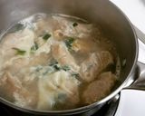 Foto langkah ke 3 dari resep Easy wonton soup.