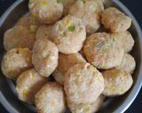 A picture of step 2 of Cheesy corn patice.