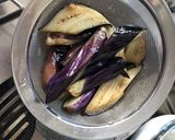 Foto langkah ke 1 dari resep Terung dan telur bumbu Bali.
