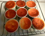 Foto langkah ke 4 dari resep Hokkaido Chiffon Cupcake.