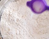 A picture of step 2 of Yummy yummy fermented milk maandzi.