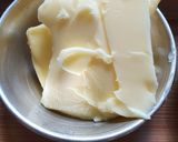 A picture of step 2 of Poutine 'Yorkshire' version.