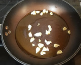 Foto del paso 1 de la receta: Tortilla de berenjena con queso fresco y clorofila