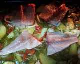 Foto del paso 5 de la receta: Lubina al horno con patatas