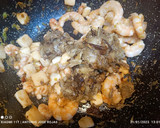 Foto del paso 5 de la receta: Berenjenas gratinadas de gambas y langostinos