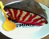 A picture of step 5 of Chocolate red velvet zebra cake.