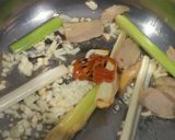 Foto langkah ke 2 dari resep Sup Ayam Rempah.