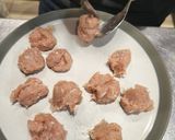 A picture of step 4 of Chicken Prawn cake.
