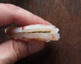 Foto del paso 2 de la receta: Revuelto de langostinos con acelgas congeladas