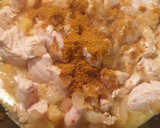 Foto del paso 4 de la receta: Pavo con leche de coco, curry, piña y sorpresa