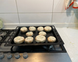 Foto del paso 5 de la receta: Champiñones grandes rellenos acompañado de ají dulce relleno