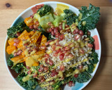 Foto del paso 3 de la receta: Ensalada de kale con vinagreta de mostaza y crema de cacahuete