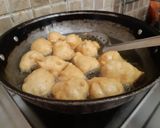 A picture of step 5 of Dahi bhalla chat.