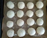 Foto del paso 2 de la receta: 94.🍞Bollitos de leche con orégano amasados en panificadora🌿
