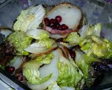 Foto del paso 9 de la receta: Ensalada tibia de patatas hasselback, lechuga y granada