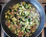 Foto del passaggio 5 della ricetta Fusilli zucchine e salsiccia 🌷
