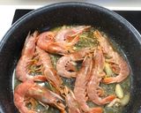 Foto del paso 3 de la receta: Pollo con gambas
