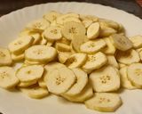 A picture of step 1 of Raw banana chips.