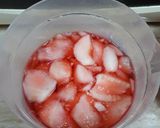 Foto langkah ke 2 dari resep Es sirup pandan timun suri.