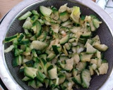 Foto del paso 1 de la receta: Buñuelos de calabacines con harina de maíz