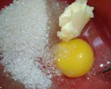 A picture of step 1 of Hotdog shaped cake with strawberry jello.