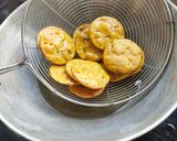 A picture of step 6 of Methi wheat papdi.