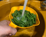 Foto del paso 2 de la receta: Judías verdes con patatas y cordero con ajos y vino