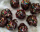 A picture of step 4 of Homemade Chocolate Paan ball Mukhwas.
