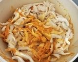 Foto langkah ke 3 dari resep Jamur Tiram Suwir Kemangi.