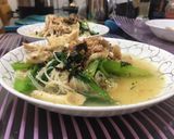 A picture of step 4 of Mee Suah In Chicken With Ginger And Oyster Mushrooms Soup.