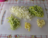 Foto del paso 1 de la receta: Espinacas con pasas y piñones